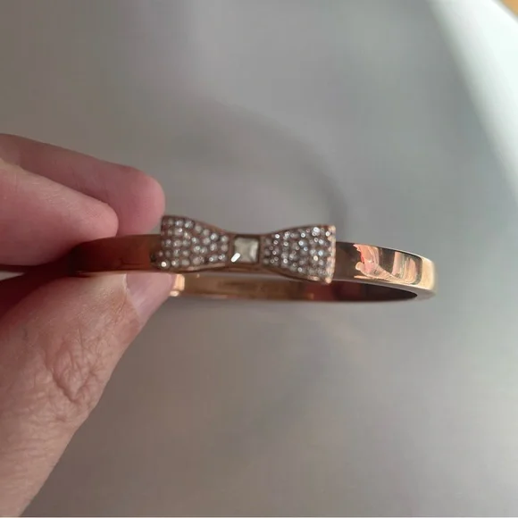 Kate Spade ♠️ Rose Gold Bow Bracelet - Picture 2 of 8